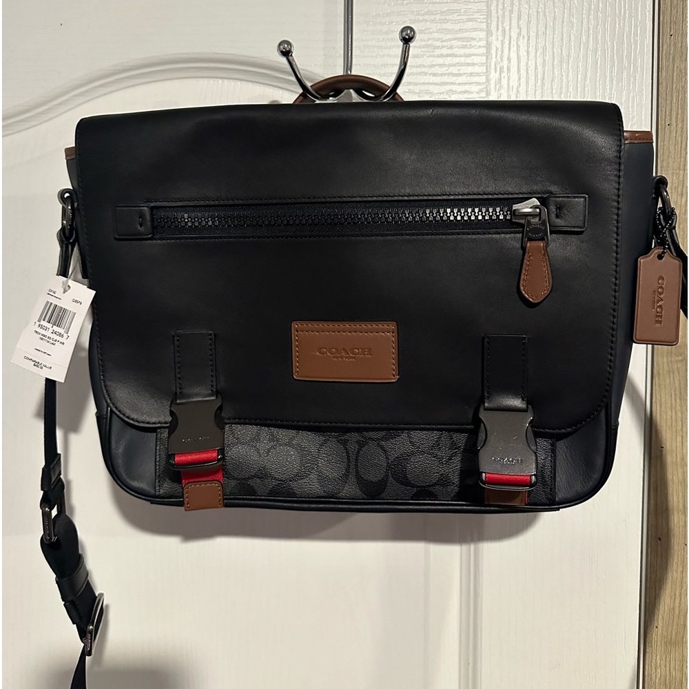 Coach Track Messenger